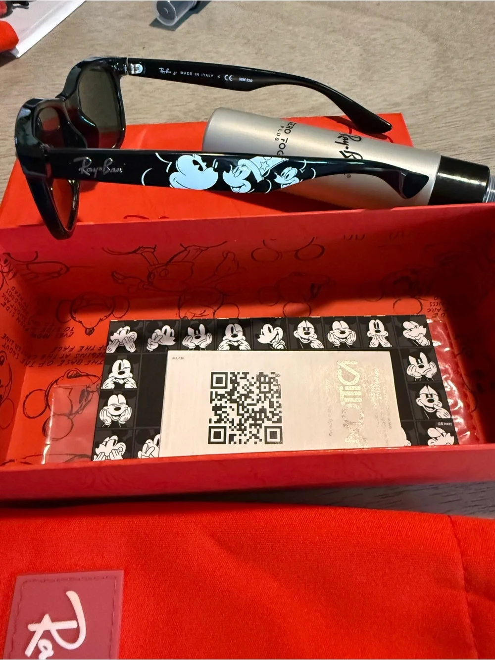 Disney x Ray-Ban KIDS Polarized Sunglasses, Mickey Mouse - Limited Edition